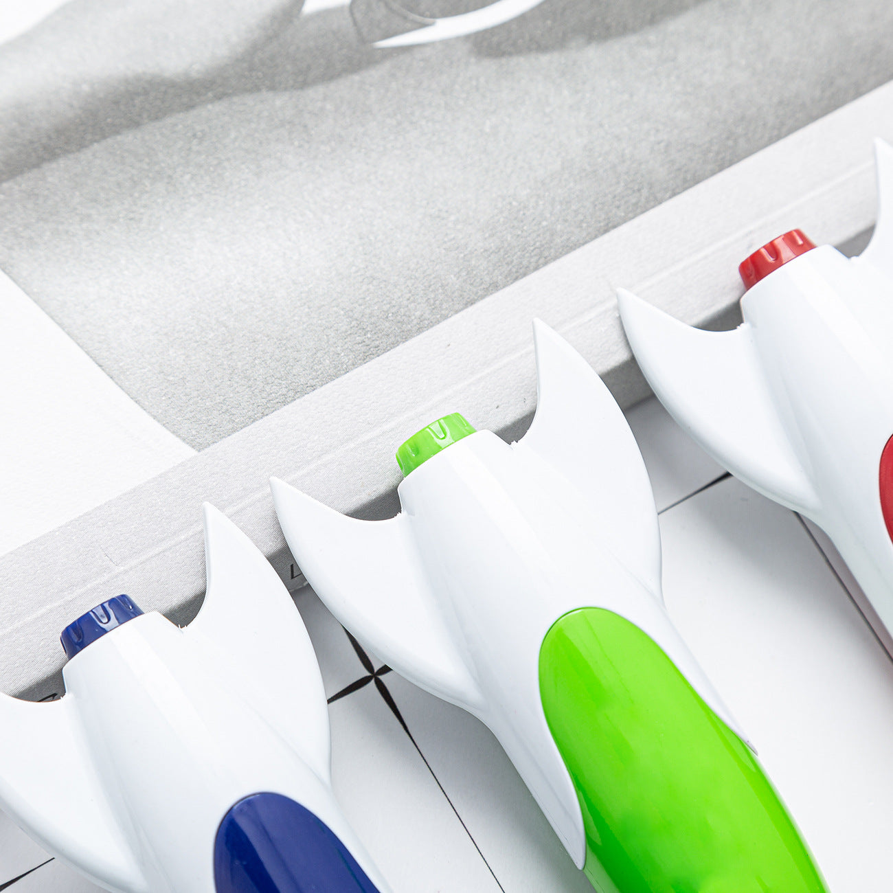 Bolígrafos de plástico en forma de cohete al por mayor